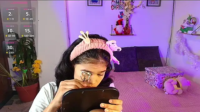 emycarver09 online show from November 28, 2025, 11:46 am