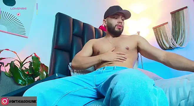 ThiagoHunk online show from May 6, 2026, 8:52 am