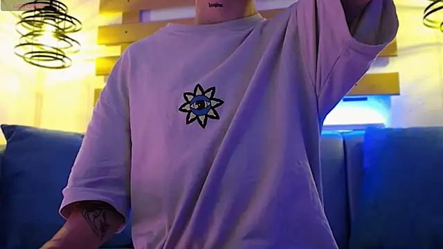 ArianaSantana online show from October 15, 2025, 12:49 pm