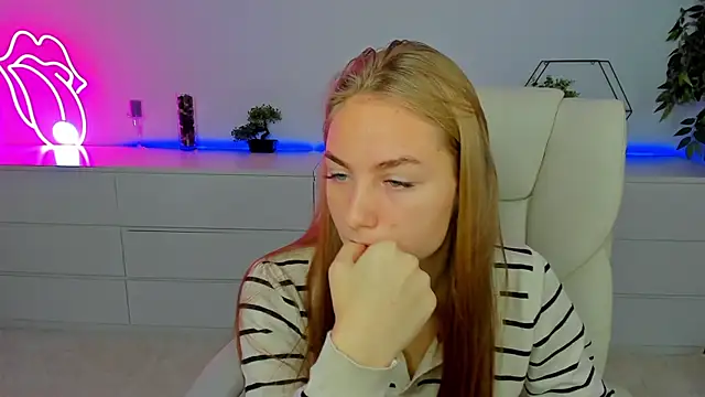 Snapshot of MilaAddams chatting on October 9, 2025, 5:38 am MilaAddams online show from October 9, 2025, 5:38 am