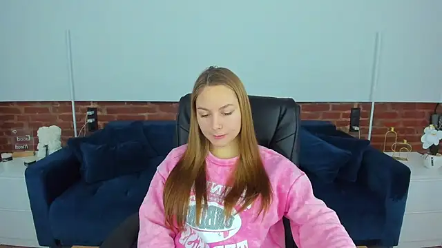 MilaAddams online show from February 2, 2026, 6:56 am