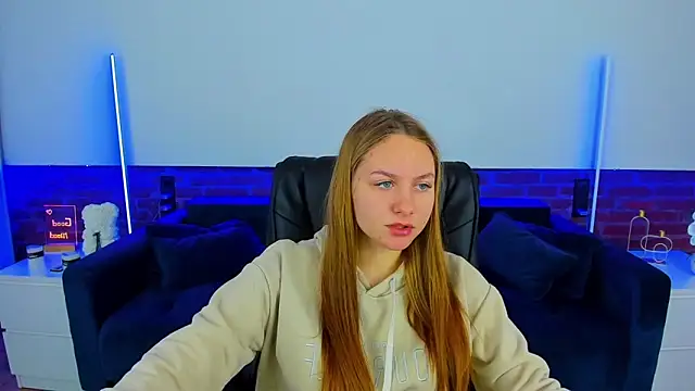 MilaAddams online show from February 3, 2026, 7:02 am