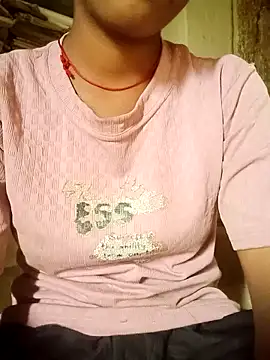 Snapshot of Pari_queen_44 chatting on October 27, 2025, 7:45 am Pari queen 44 online show from October 27, 2025, 7:45 am