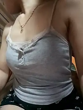 LucyyLy online show from June 14, 2026, 2:24 am
