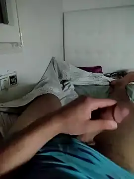 Snapshot of Yazaza1999 chatting on September 18, 2025, 12:01 am Yazaza1999 online show from September 18, 2025, 12:01 am