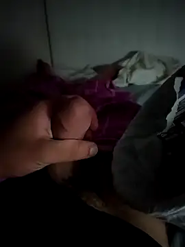 Snapshot of Yazaza1999 chatting on September 20, 2025, 12:11 am Yazaza1999 online show from September 20, 2025, 12:11 am