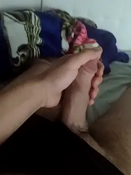 Snapshot of Yazaza1999 chatting on October 5, 2025, 6:45 am Yazaza1999 online show from October 5, 2025, 6:45 am