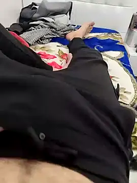 Snapshot of Yazaza1999 chatting on October 28, 2025, 2:31 pm Yazaza1999 online show from October 28, 2025, 2:31 pm