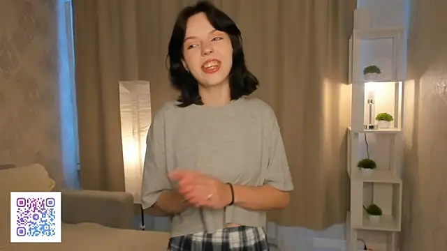 HarrietHoda online show from September 10, 2025, 4:12 am