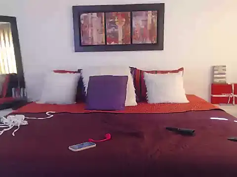 OSHYRIS online show from September 22, 2025, 2:08 pm