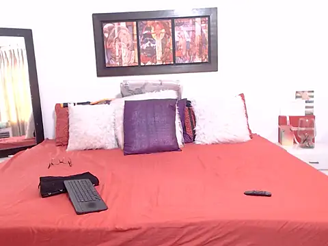 OSHYRIS online show from November 10, 2025, 12:37 pm