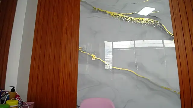 Manuela lara  online show from March 19, 2026, 3:05 pm