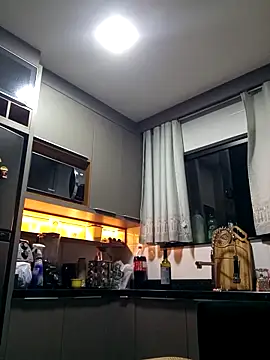 Snapshot of Brhryan chatting on November 2, 2025, 4:37 am Brhryan online show from November 2, 2025, 4:37 am