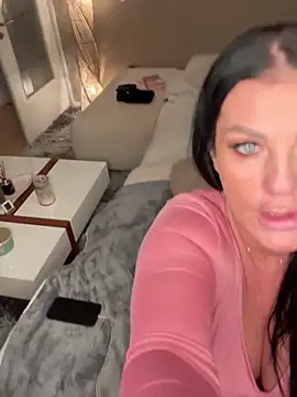 Snapshot of Nola_Luxx-offiziell chatting on September 23, 2025, 7:28 pm Nola Luxx-offiziell online show from September 23, 2025, 7:28 pm