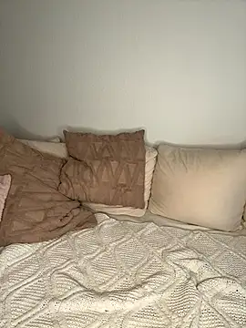 Snapshot of Nola_Luxx-offiziell chatting on October 21, 2025, 10:27 am Nola Luxx-offiziell online show from October 21, 2025, 10:27 am