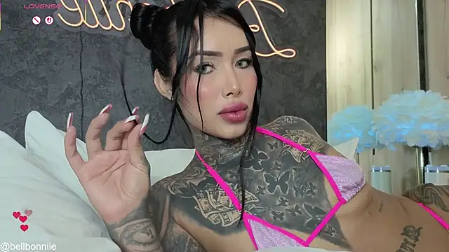 belllbonniie online show from May 4, 2026, 9:33 pm