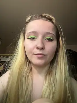 Snapshot of Milana_Key chatting on October 15, 2025, 10:15 am Milana Key online show from October 15, 2025, 10:15 am