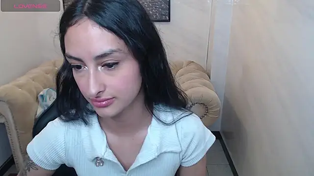 Snapshot of Tifany_v chatting on October 24, 2025, 1:07 pm Tifany v online show from October 24, 2025, 1:07 pm