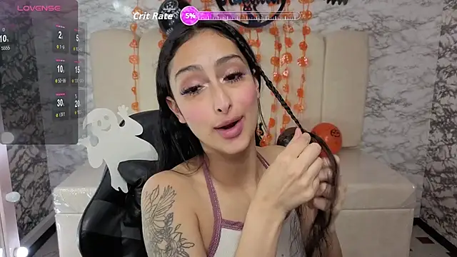 Snapshot of Tifany_v chatting on October 31, 2025, 1:23 pm Tifany v online show from October 31, 2025, 1:23 pm