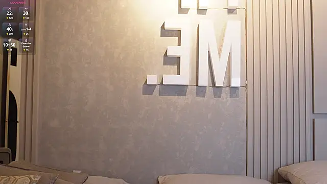 Tayler Kim online show from September 13, 2025, 12:27 pm