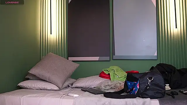 Tayler Kim online show from October 2, 2025, 6:26 pm