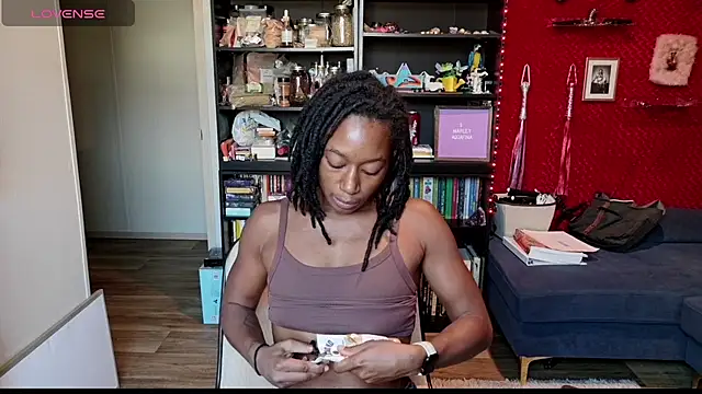 MarleyAquafina online show from November 20, 2025, 2:06 pm