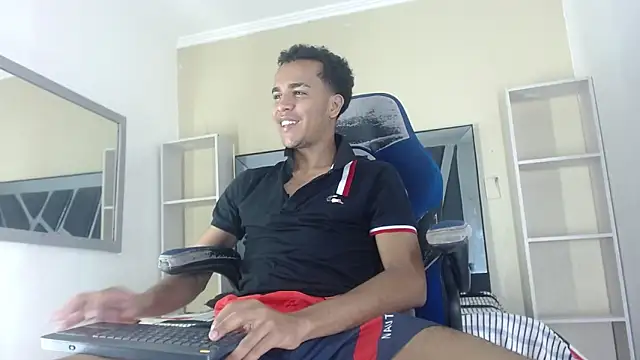 Snapshot of aston_xvera chatting on September 21, 2025, 3:30 am aston xvera online show from September 21, 2025, 3:30 am