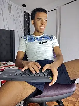 Snapshot of aston_xvera chatting on September 26, 2025, 3:21 am aston xvera online show from September 26, 2025, 3:21 am