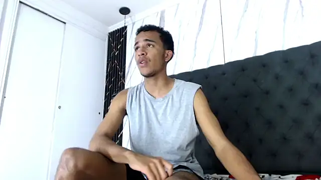 Snapshot of aston_xvera chatting on September 29, 2025, 3:22 am aston xvera online show from September 29, 2025, 3:22 am