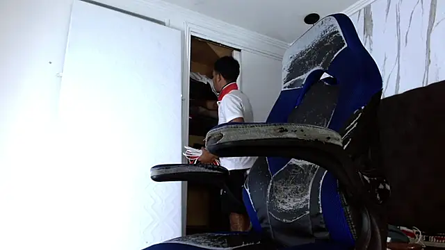 Snapshot of aston_xvera chatting on October 17, 2025, 3:20 am aston xvera online show from October 17, 2025, 3:20 am