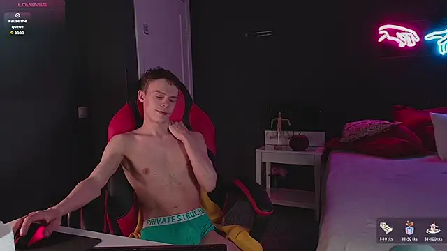 Snapshot of Brad_Myles chatting on October 22, 2025, 2:39 pm Brad Myles online show from October 22, 2025, 2:39 pm