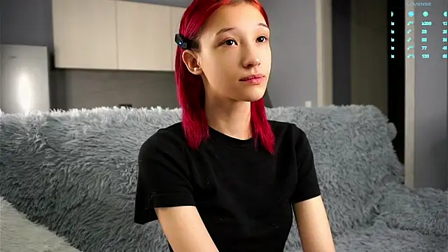 Snapshot of Likalense chatting on October 8, 2025, 5:10 pm Likalense online show from October 8, 2025, 5:10 pm