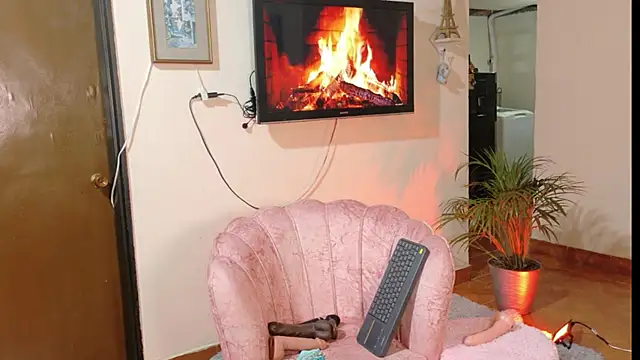 Snapshot of Gema_shiny chatting on October 16, 2025, 7:31 am Gema shiny online show from October 16, 2025, 7:31 am