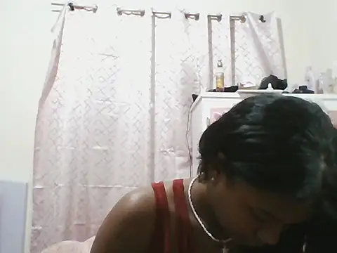 Snapshot of Gema_shiny chatting on November 5, 2025, 4:45 am Gema shiny online show from November 5, 2025, 4:45 am