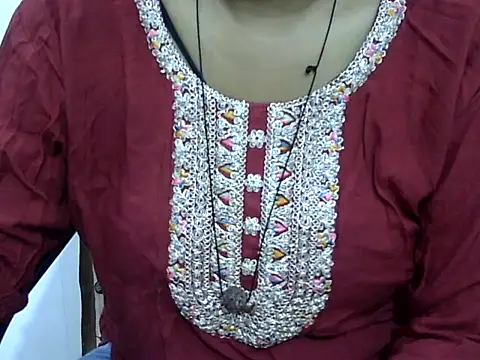 Hott Noor online show from September 8, 2025, 2:16 pm