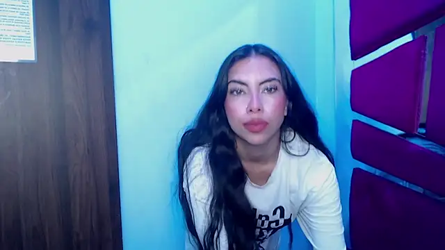 Alana Hott  online show from September 20, 2025, 5:30 am