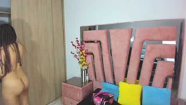 Snapshot of MaraKarly chatting on September 20, 2025, 7:37 pm MaraKarly online show from September 20, 2025, 7:37 pm