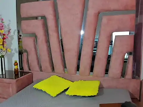 Snapshot of MaraKarly chatting on September 25, 2025, 7:28 pm MaraKarly online show from September 25, 2025, 7:28 pm