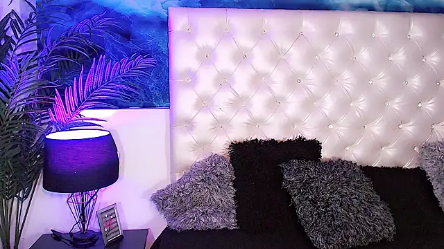 Snapshot of Valeria_Swett_ chatting on November 14, 2025, 12:31 am Valeria Swett online show from November 14, 2025, 12:31 am