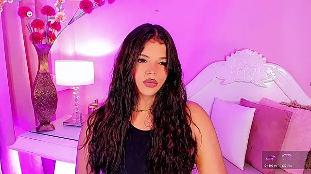 Valeria Swett  online show from May 7, 2026, 8:47 pm