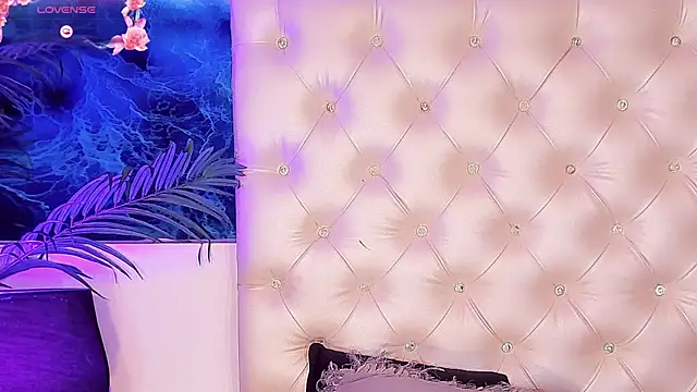 Snapshot of Valeria_Swett_ chatting on June 23, 2026, 9:24 pm Valeria Swett online show from June 23, 2026, 9:24 pm