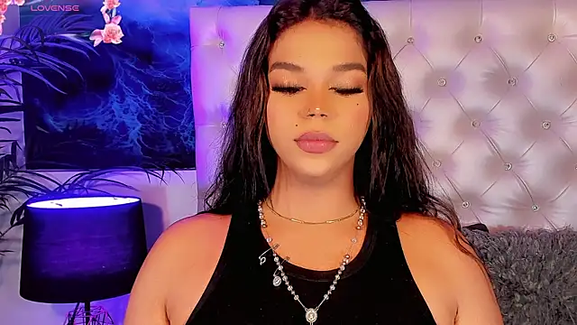 Snapshot of Valeria_Swett_ chatting on July 10, 2026, 8:33 pm Valeria Swett online show from July 10, 2026, 8:33 pm