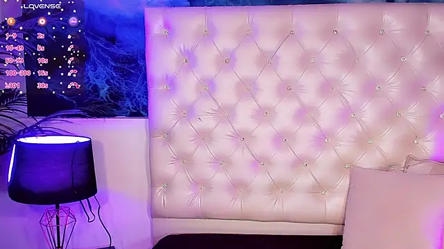 Snapshot of Valeria_Swett_ chatting on August 1, 2026, 8:19 pm Valeria Swett online show from August 1, 2026, 8:19 pm