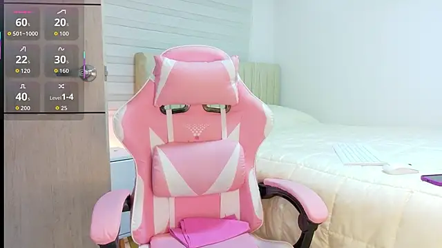 Nicolblossom1 online show from October 9, 2025, 1:31 pm