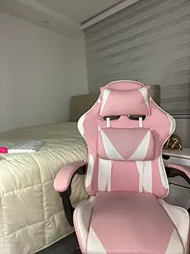 Nicolblossom1 online show from October 25, 2025, 10:59 pm