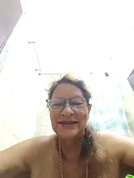 Snapshot of MaryLunne chatting on October 25, 2025, 1:02 am MaryLunne online show from October 25, 2025, 1:02 am