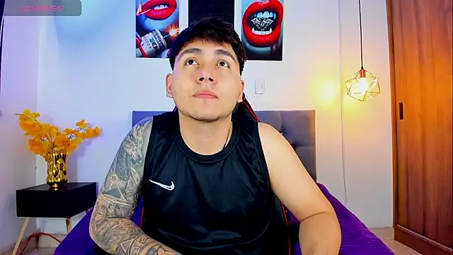 Nicolas James Sc online show from November 7, 2025, 1:44 pm