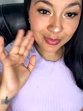 Snapshot of latina_curvy22 chatting on September 13, 2025, 10:42 pm latina curvy22 online show from September 13, 2025, 10:42 pm