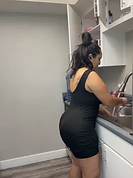 Snapshot of latina_curvy22 chatting on October 1, 2025, 6:58 pm latina curvy22 online show from October 1, 2025, 6:58 pm