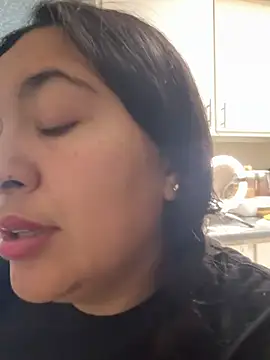 latina curvy22 online show from May 7, 2026, 7:41 pm